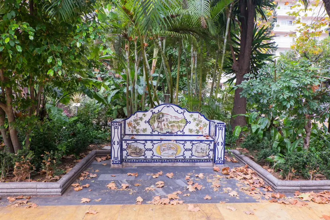 Marbella Casco 25