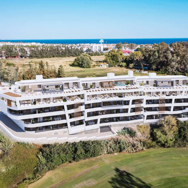 Słoneczny apartament przy polach golfowych na Costa del Sol