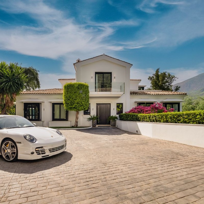 Imponująca rezydencja w La Zagaleta z widokiem na naturę i wzgórza