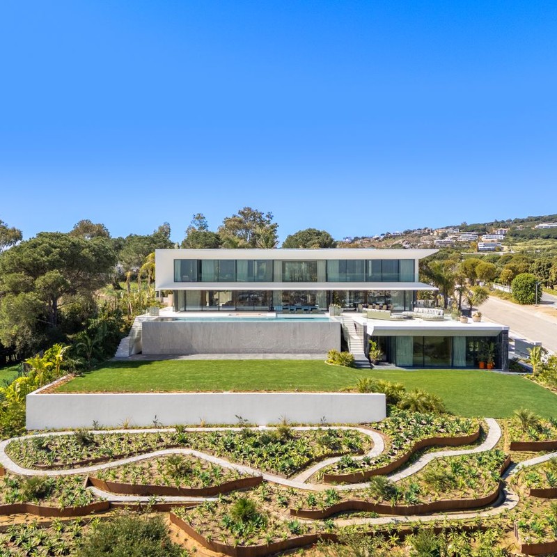 Komfortowa willa z widokami na morze i pole golfowe w Sotogrande