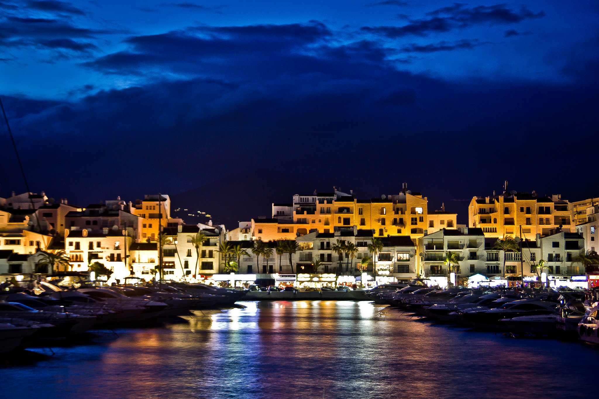 Puerto Banus Marbella Fetajo Rent a Car 04