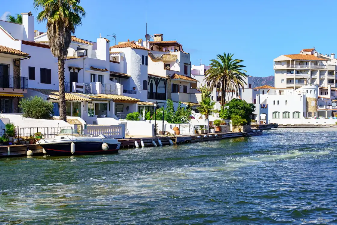 Houses Canals Sea Boats Docked Docks Houses Ampuriabrava Gerona Spain