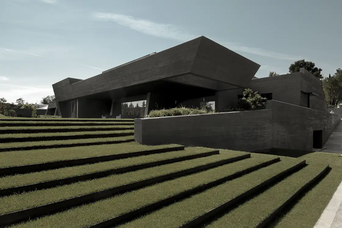 16 Vivienda Unifamiliar Concrete House Ii Madrid 001 Scaled