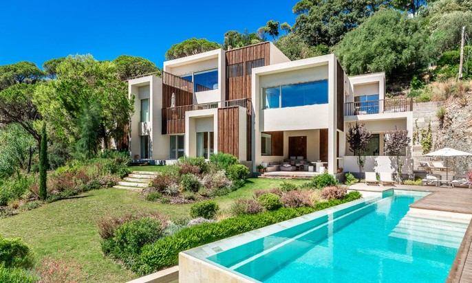 Dom w Hiszpanii za 1 euro – mit, który może kosztować Cię fortunę